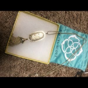 Kendra scott gold necklace